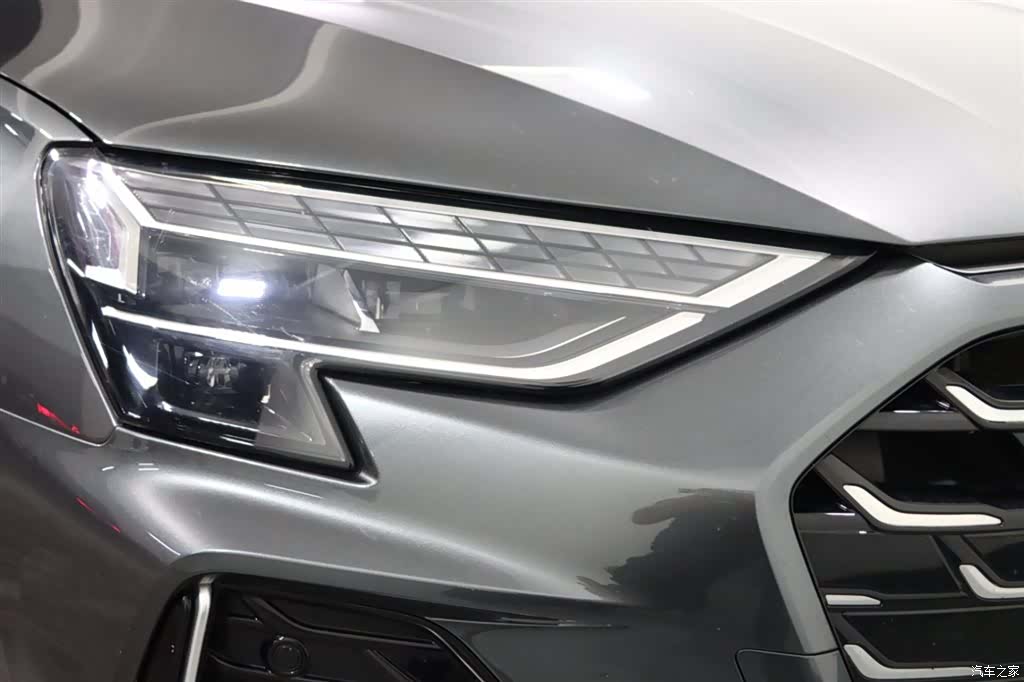 Audi Flying Spur, 2025 12