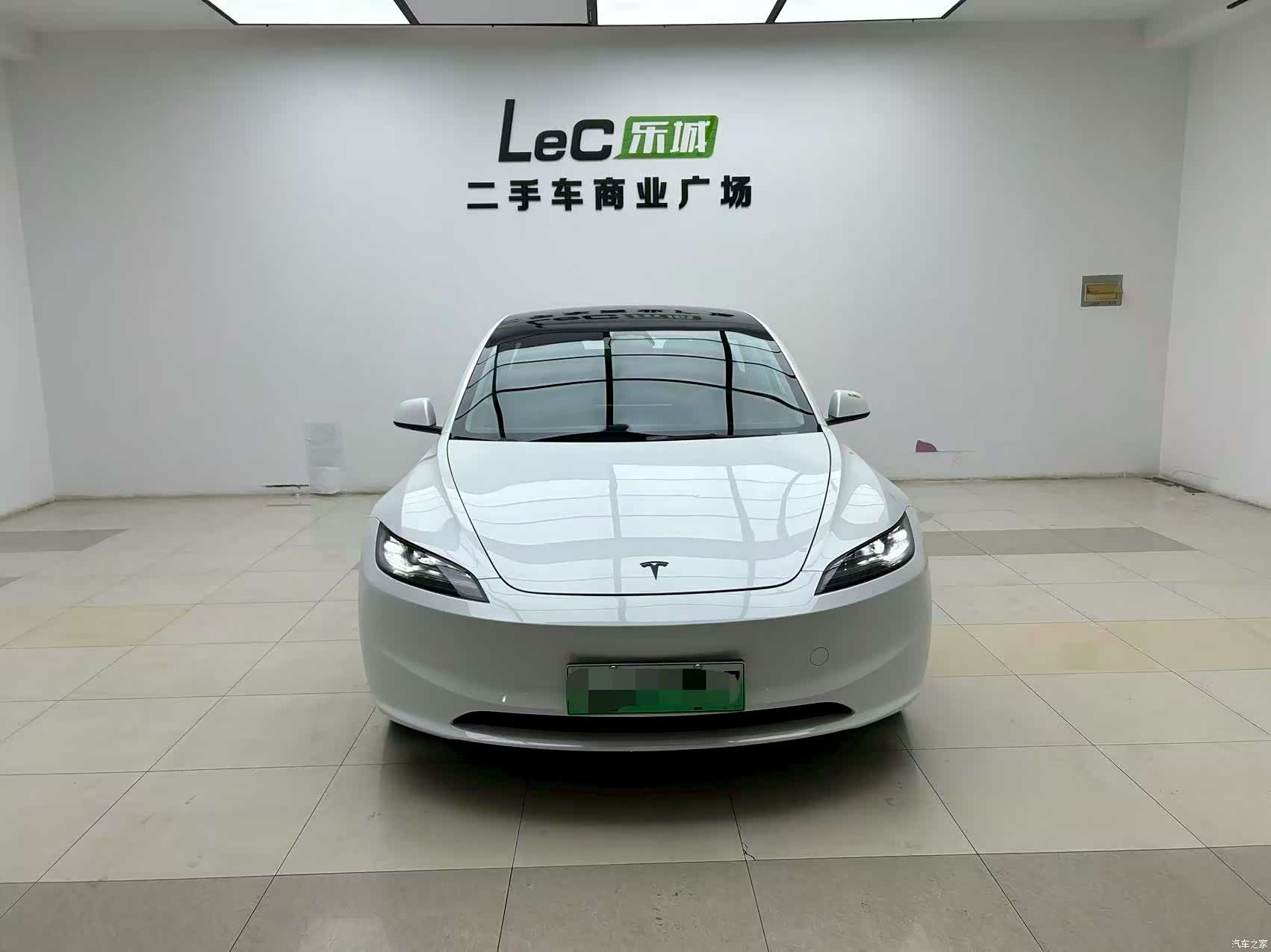 Tesla Model 3, 2025 6