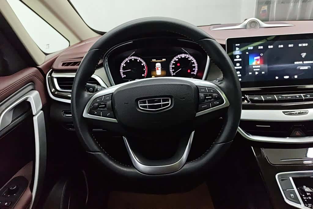 Geely Jiaji, 2022 15
