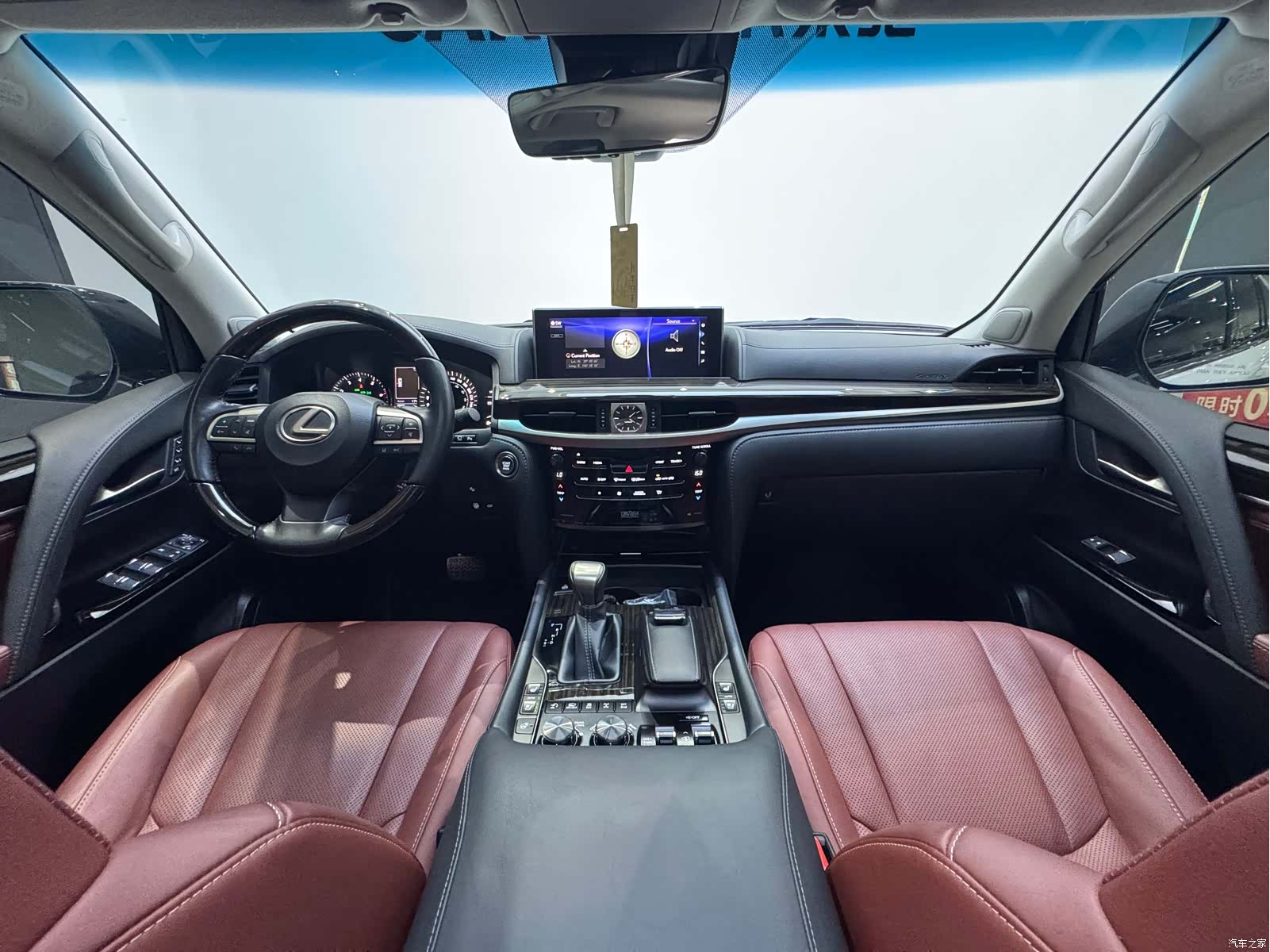 Lexus LX, 2022 16