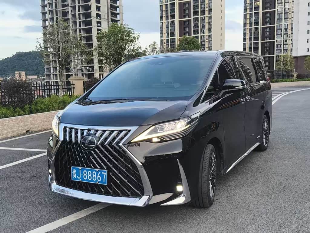 Lexus LM