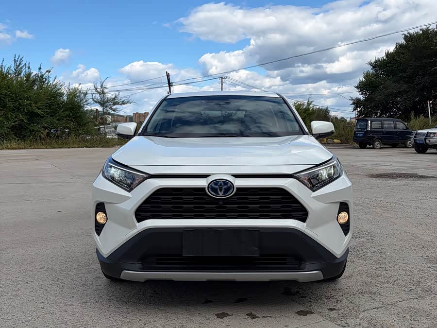 Toyota RAV4 2021, фото 2