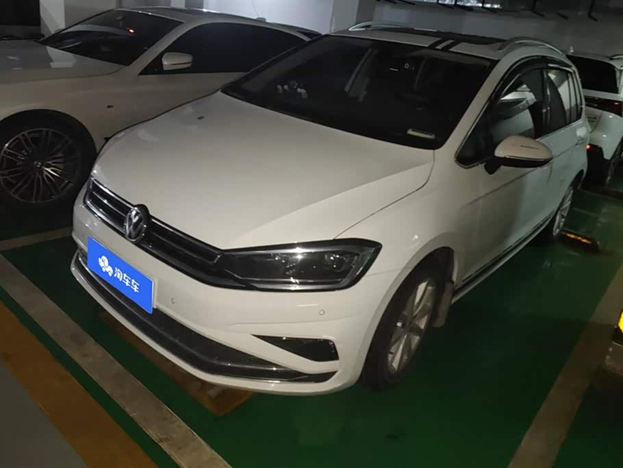 Volkswagen Golf·
