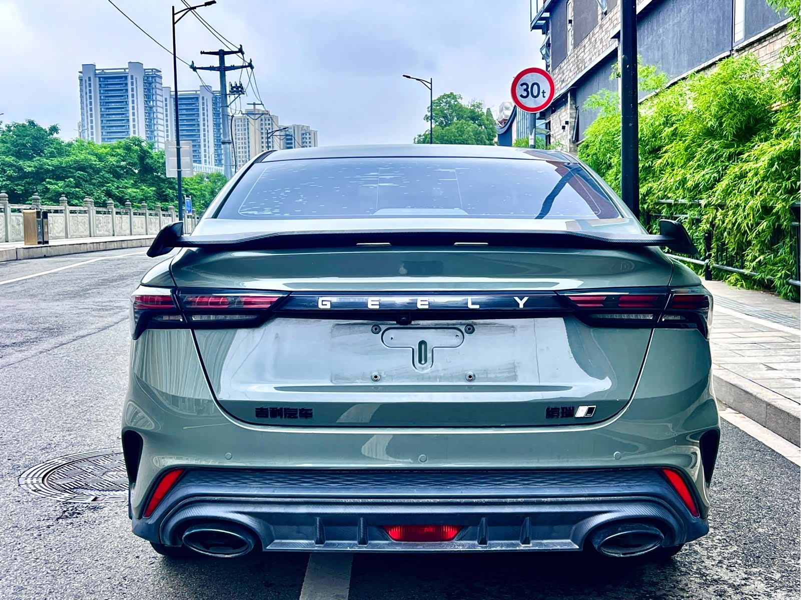 Geely Binray, 2022 8