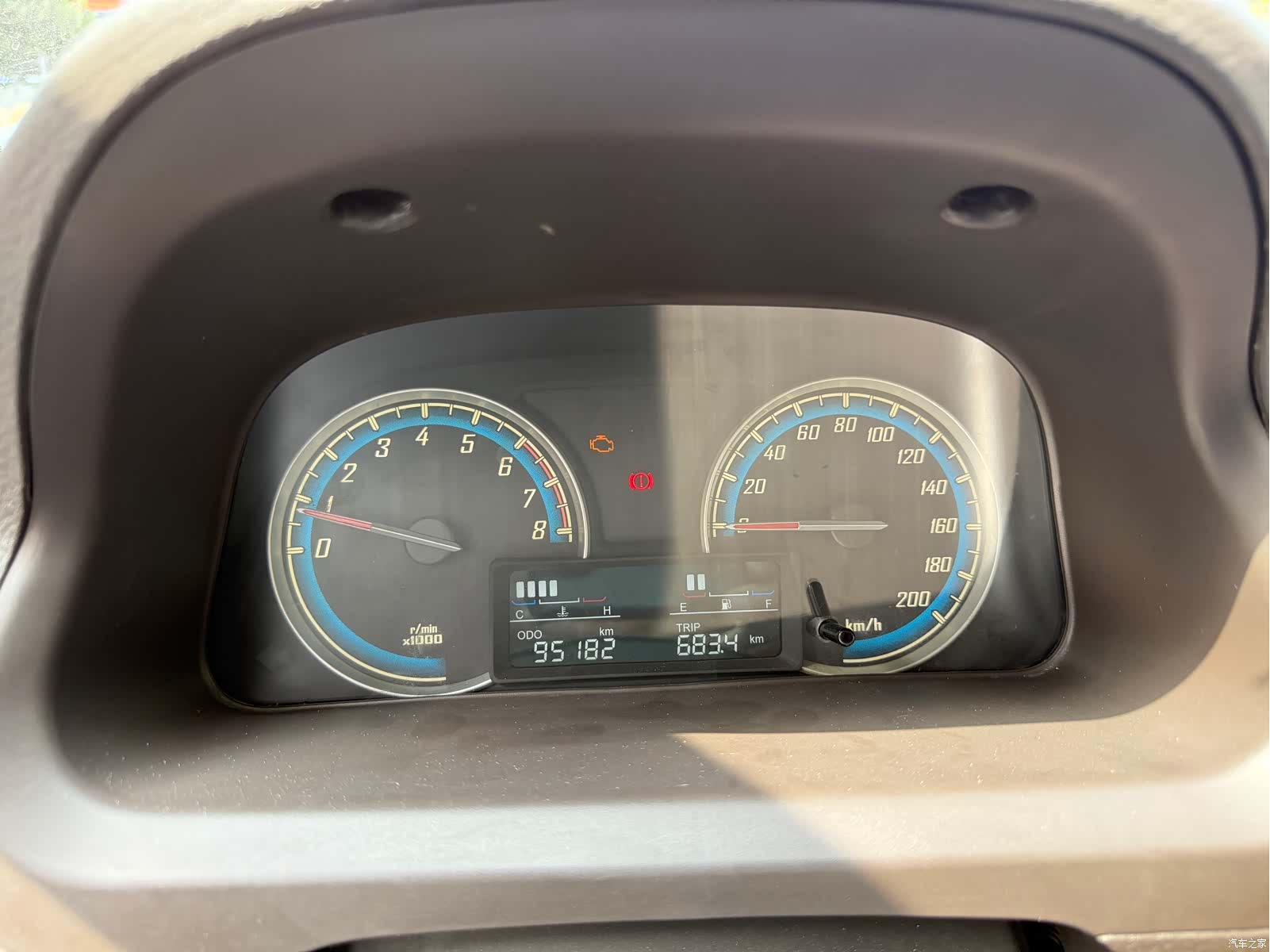 Wuling 730, 2015 17