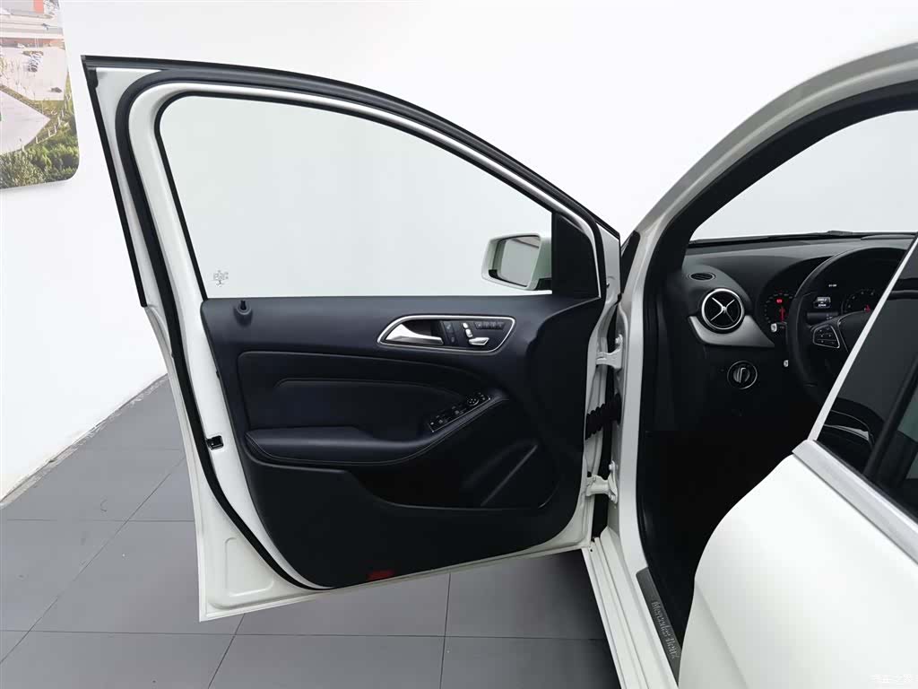 Mercedes-Benz B-Class, 2019 8