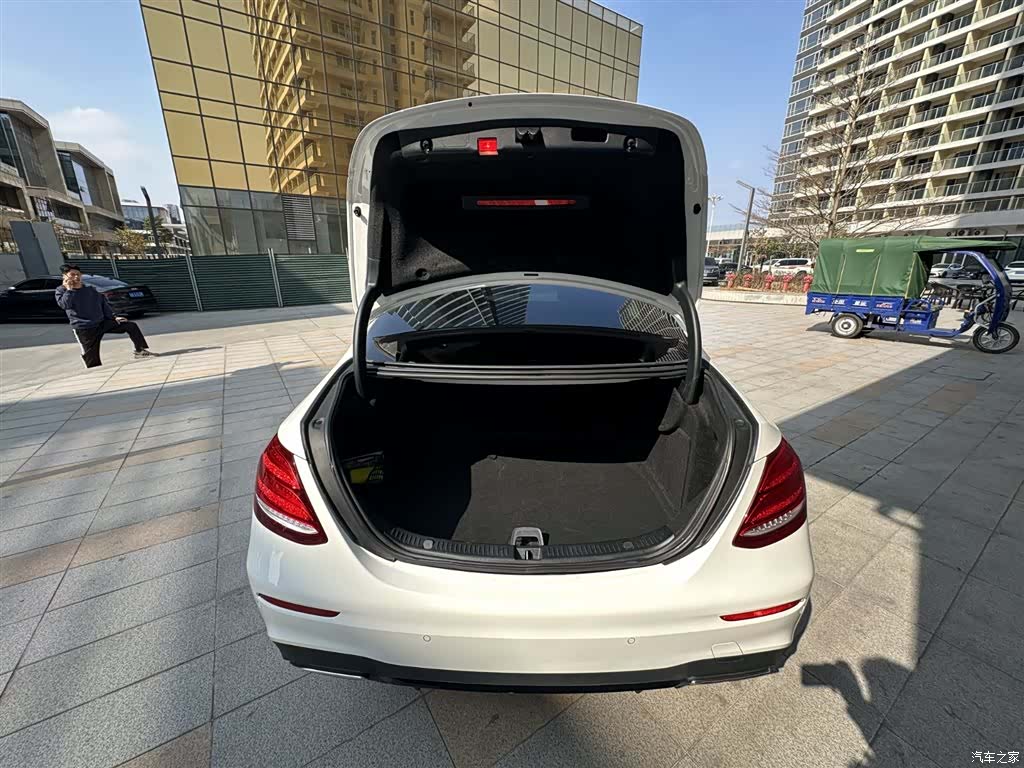 Mercedes-Benz E-Class, 2020 19