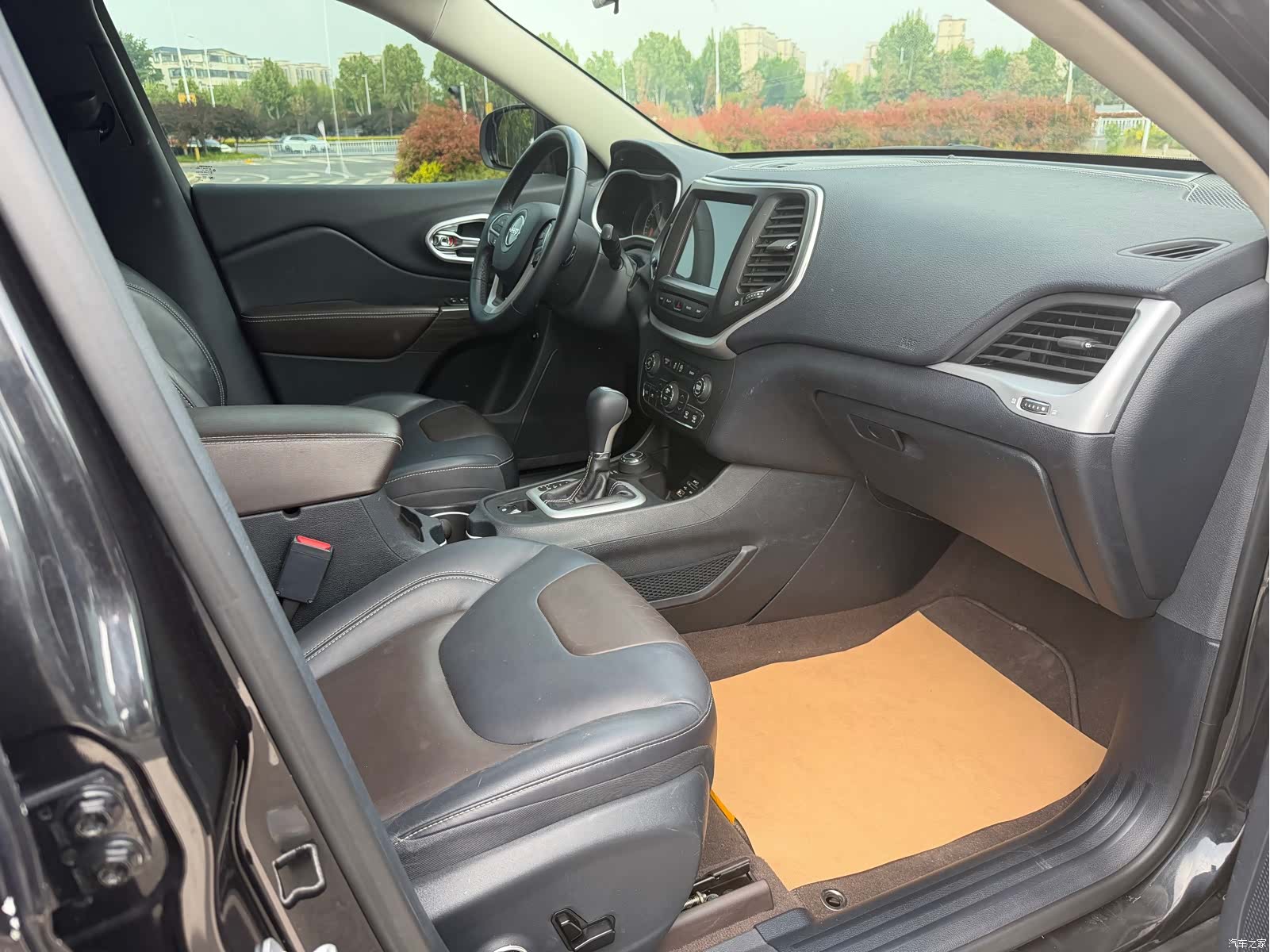 Jeep Cherokee, 2017 19
