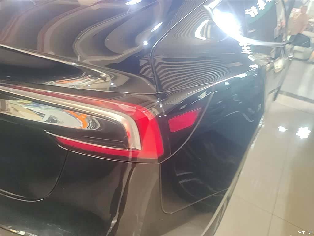 Tesla Model 3, 2025 8