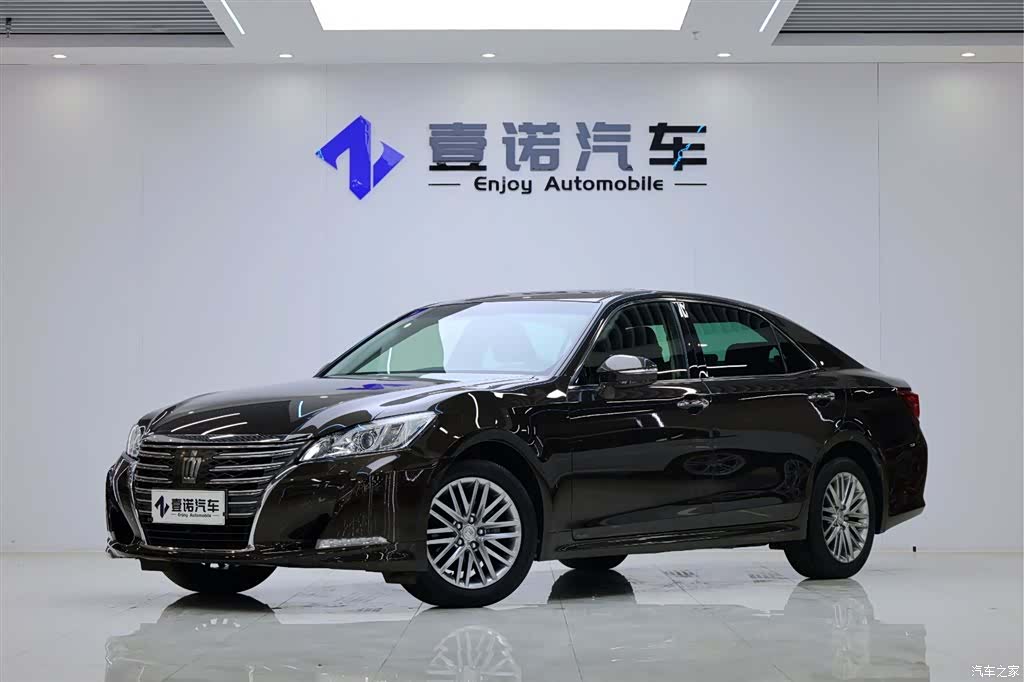 Toyota Crown, 2017 1
