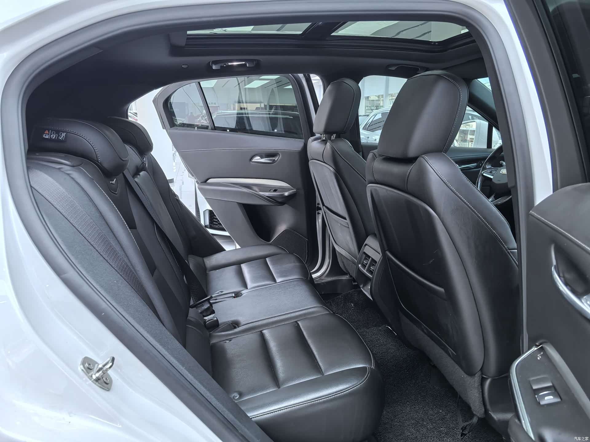 Cadillac XT4, 2021 12