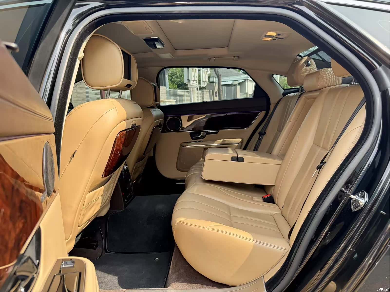 Jaguar XJ, 2013 9
