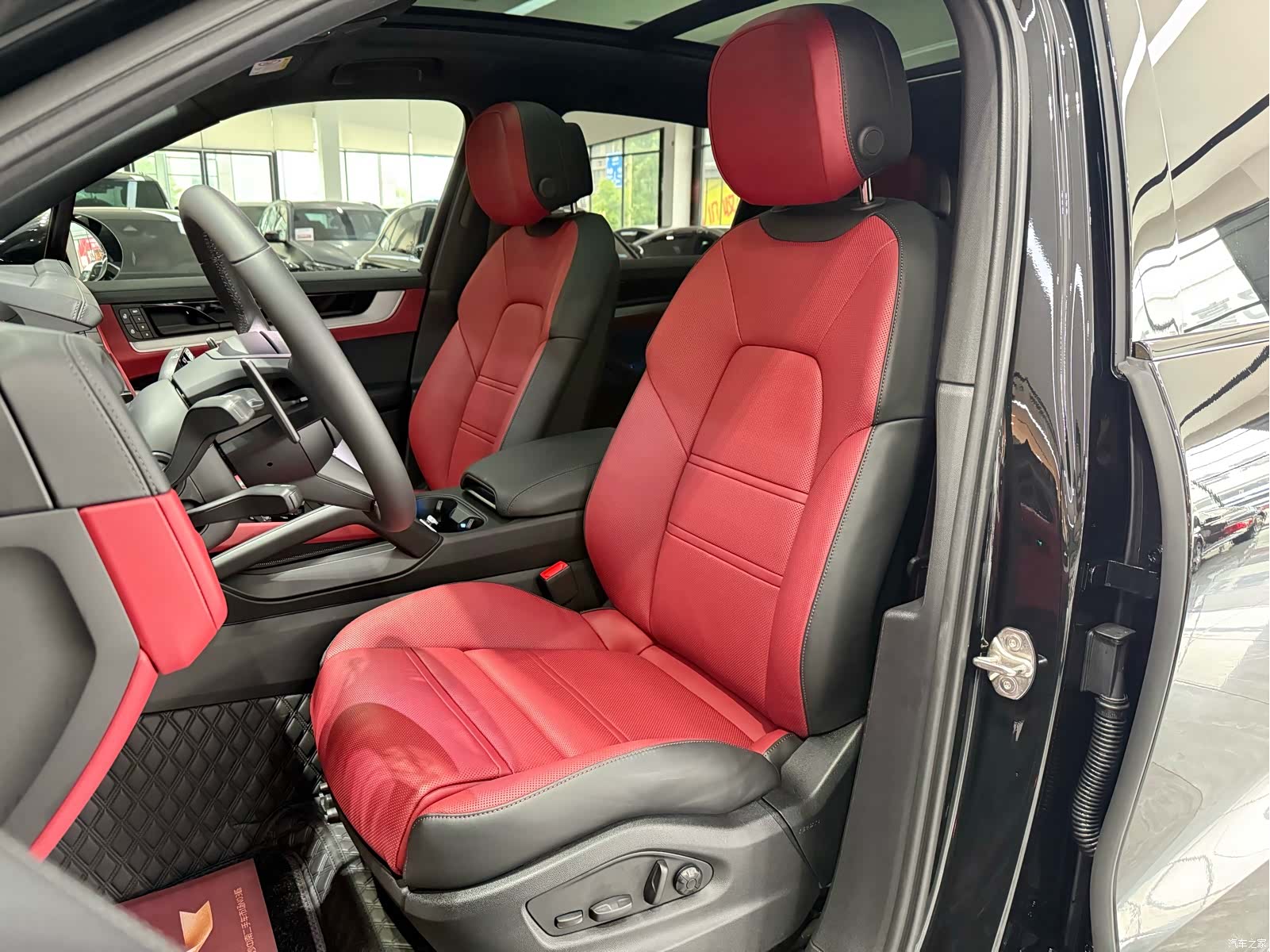 Porsche Cayenne, 2025 10
