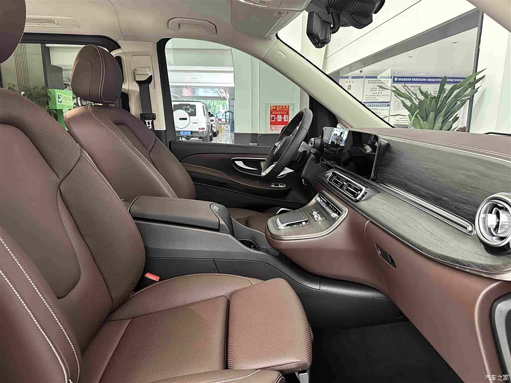 Mercedes-Benz V-Class, 2025 26