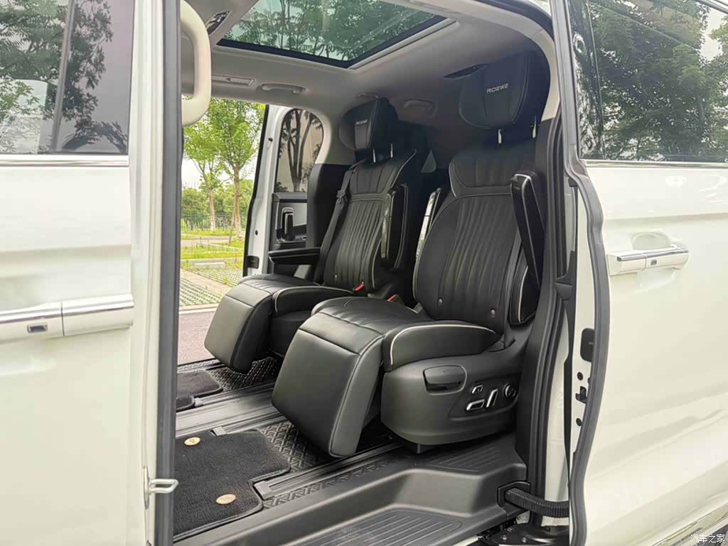 Roewe iMAX8, 2021 12