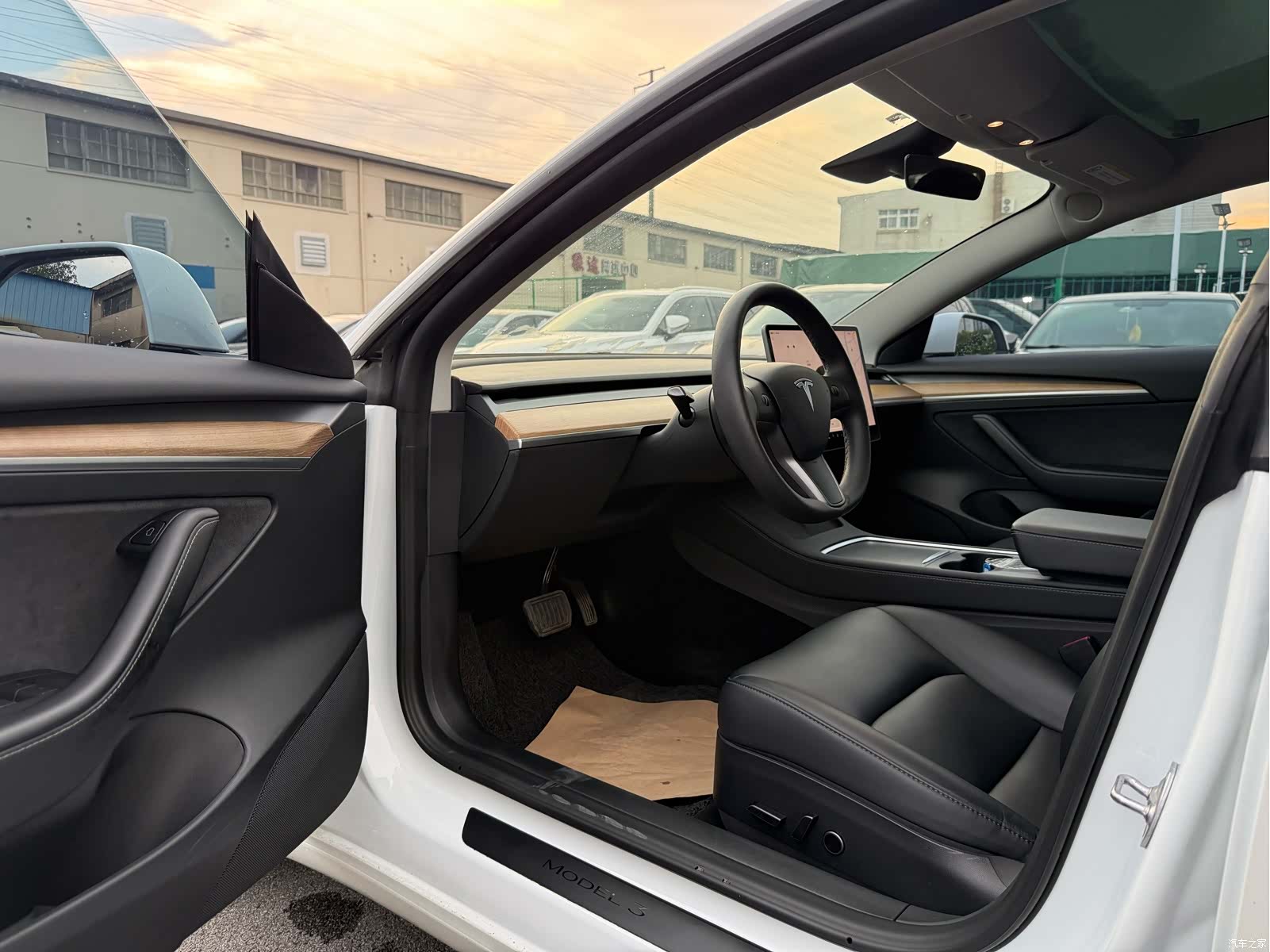 Tesla Model 3, 2023 все фото