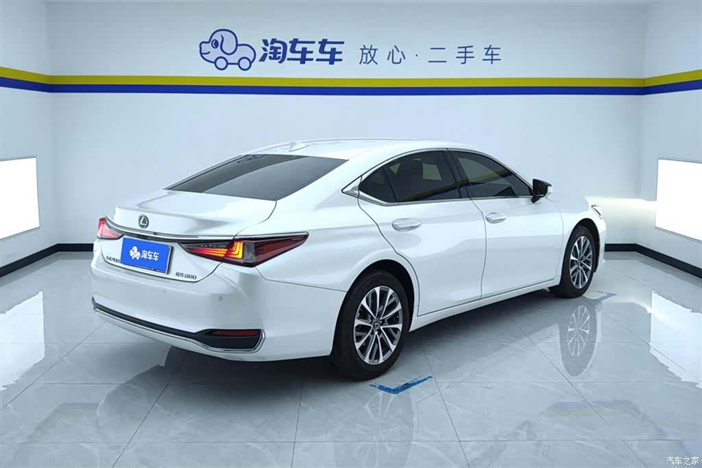 Lexus ES, 2024 3