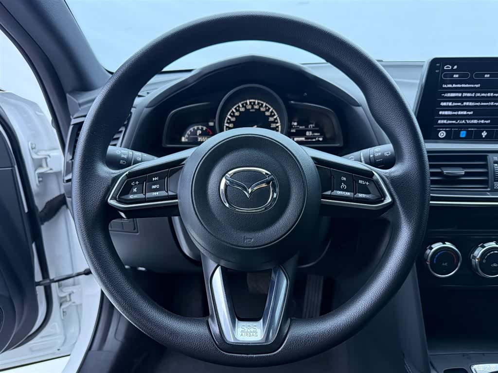 Mazda CX-4, 2023 19
