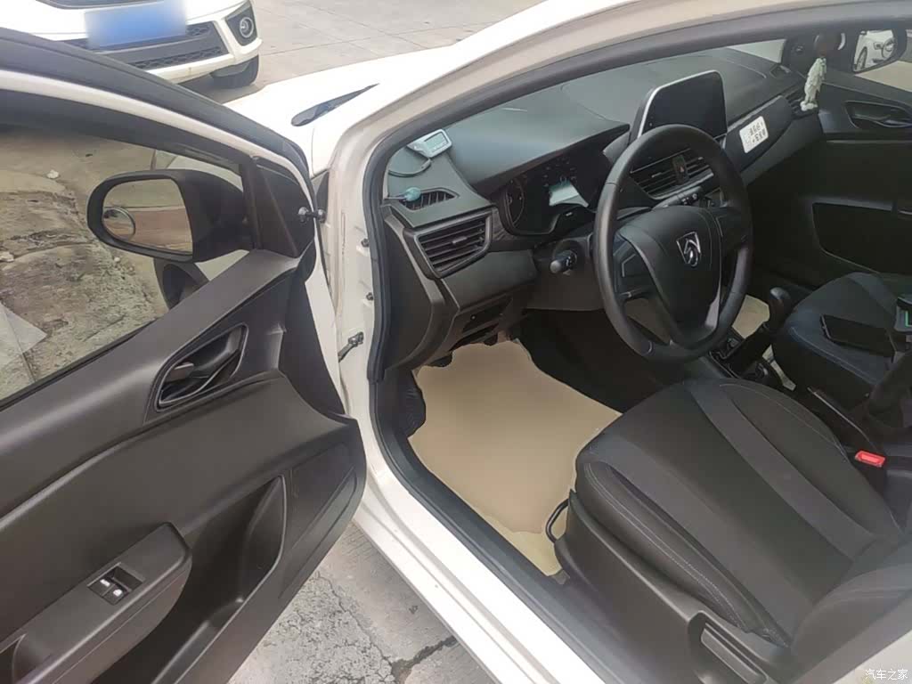 Wuling 310, 2017 16