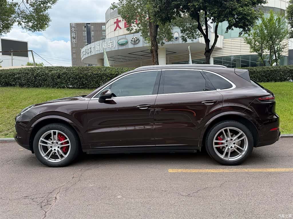 Porsche Cayenne, 2020 3