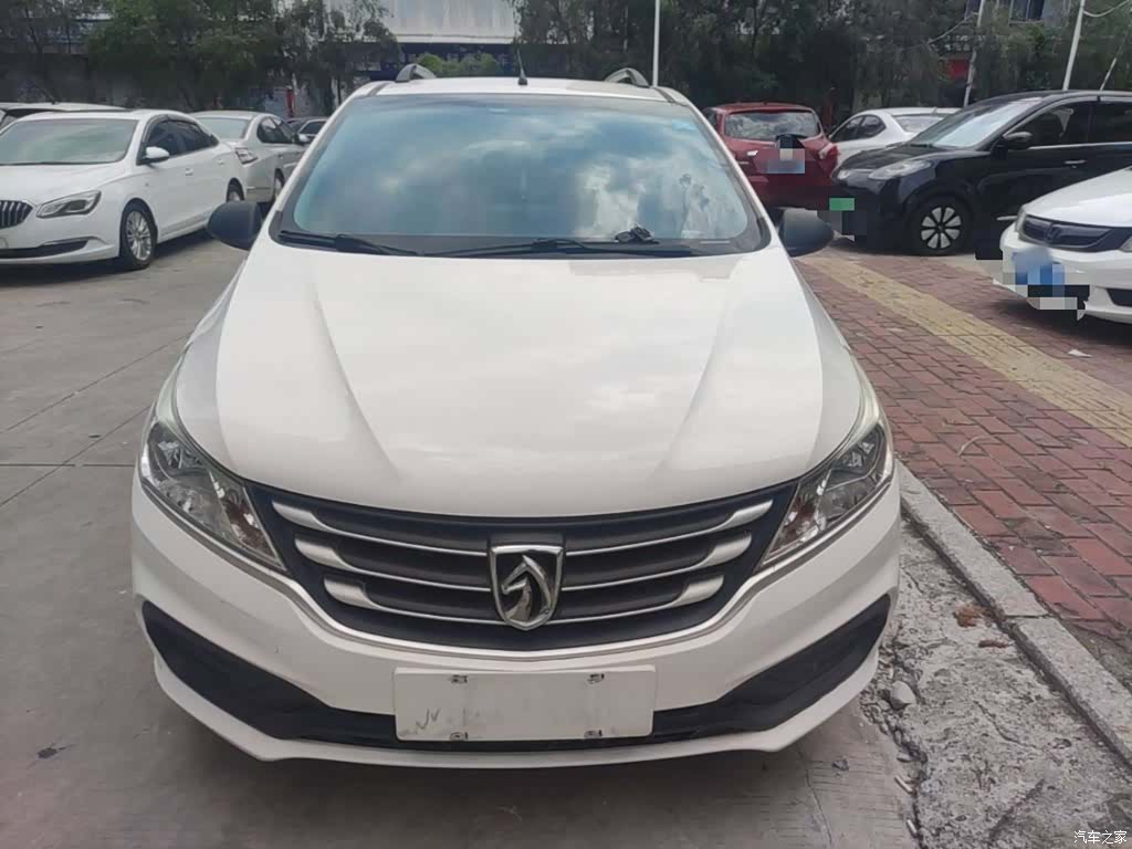 Wuling 310, 2017 3