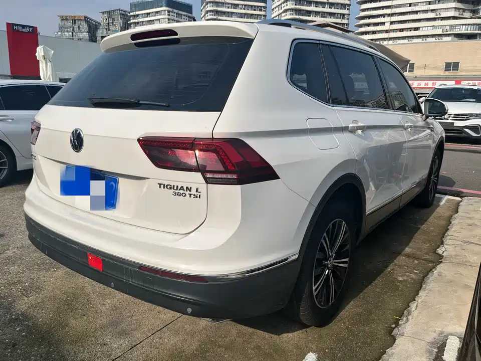 Volkswagen Tiguan L