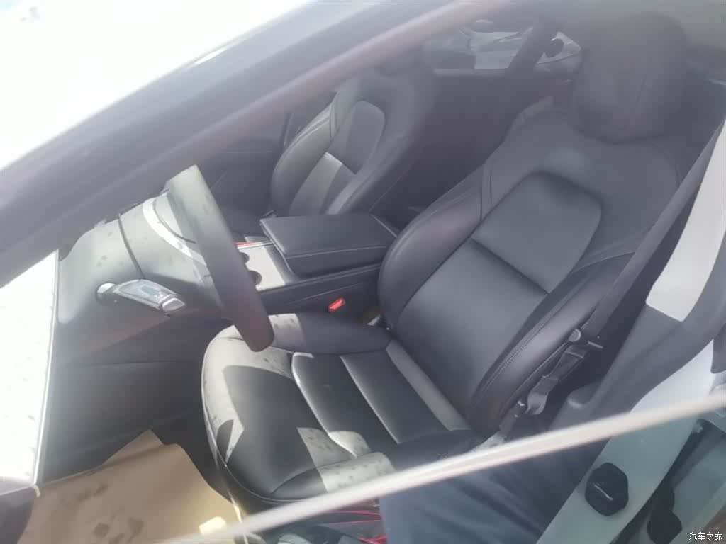 Tesla Model Y, 2024 14