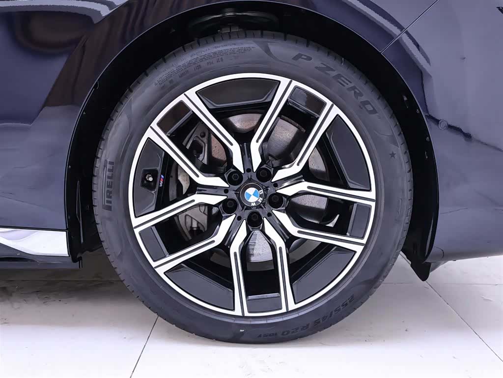 BMW i7, 2023 6
