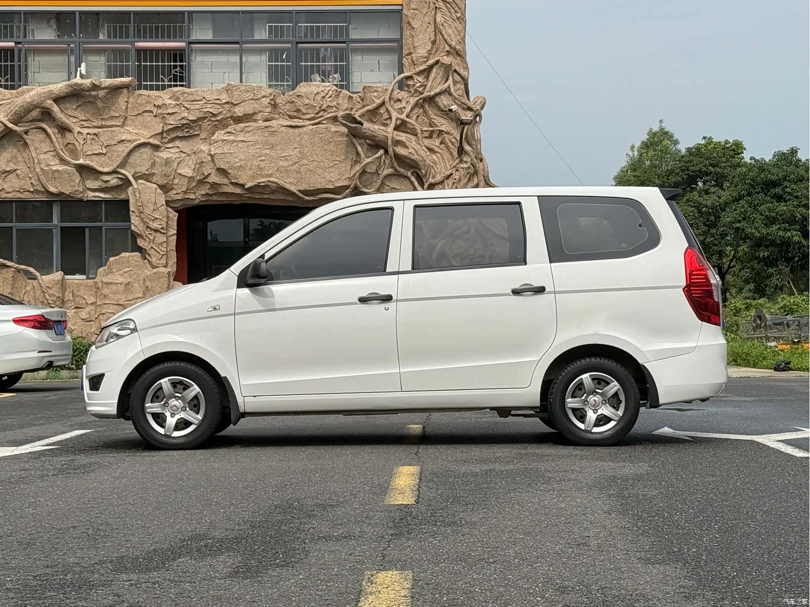 Wuling Hongguang, 2019 все фото