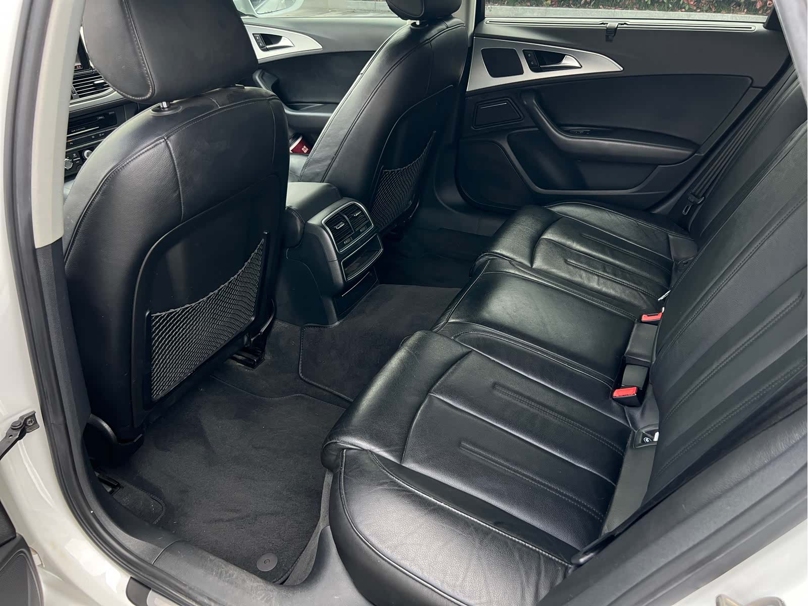 Audi A6L, 2015 11