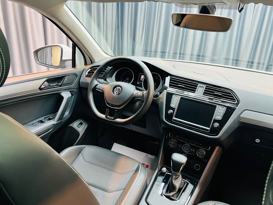 Volkswagen Tiguan L