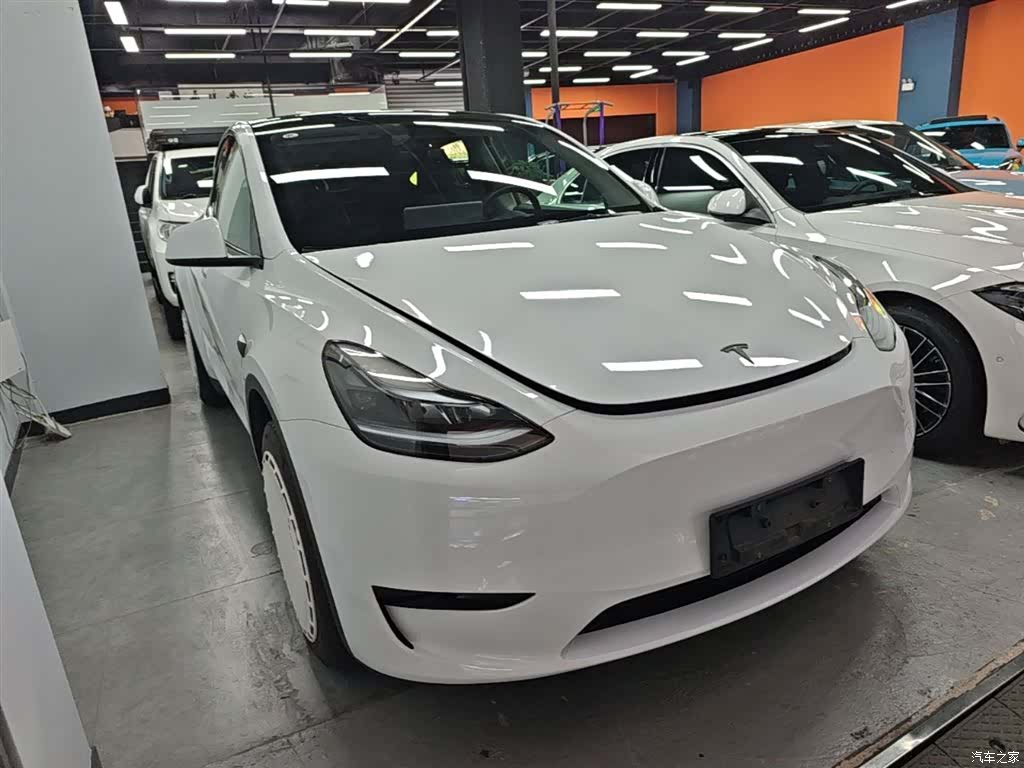Tesla Model Y, 2024 4
