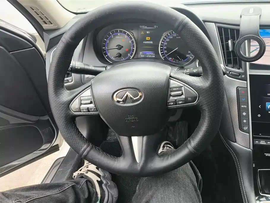 Infiniti Q50L