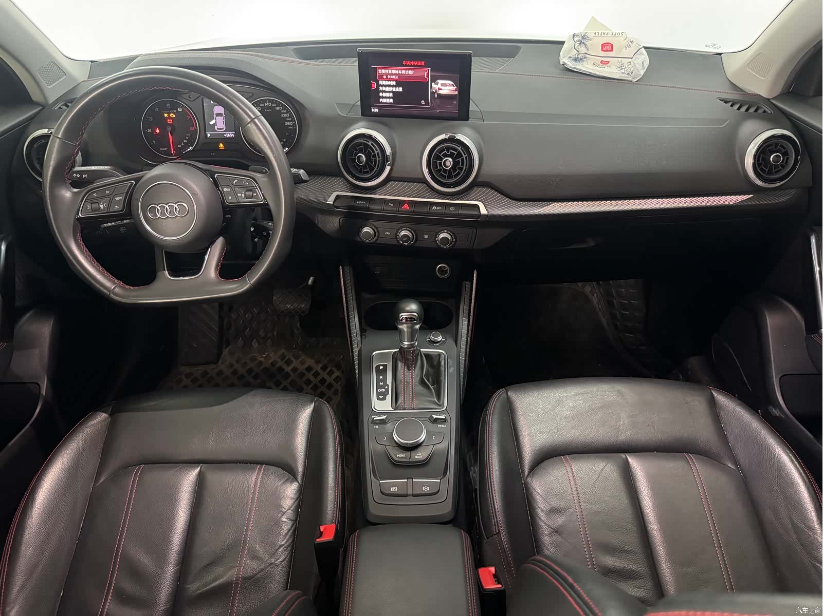 Audi Q2L, 2023 8