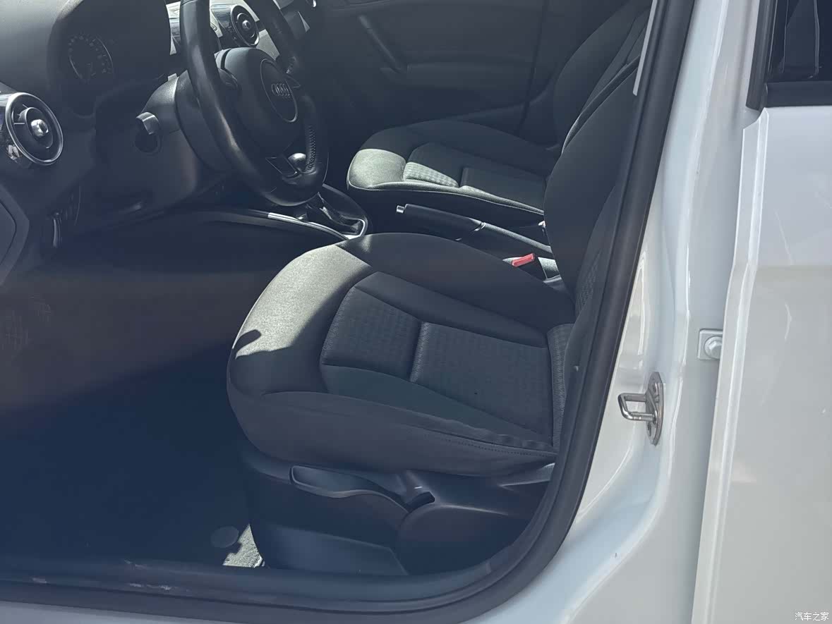 Audi A1, 2015 14