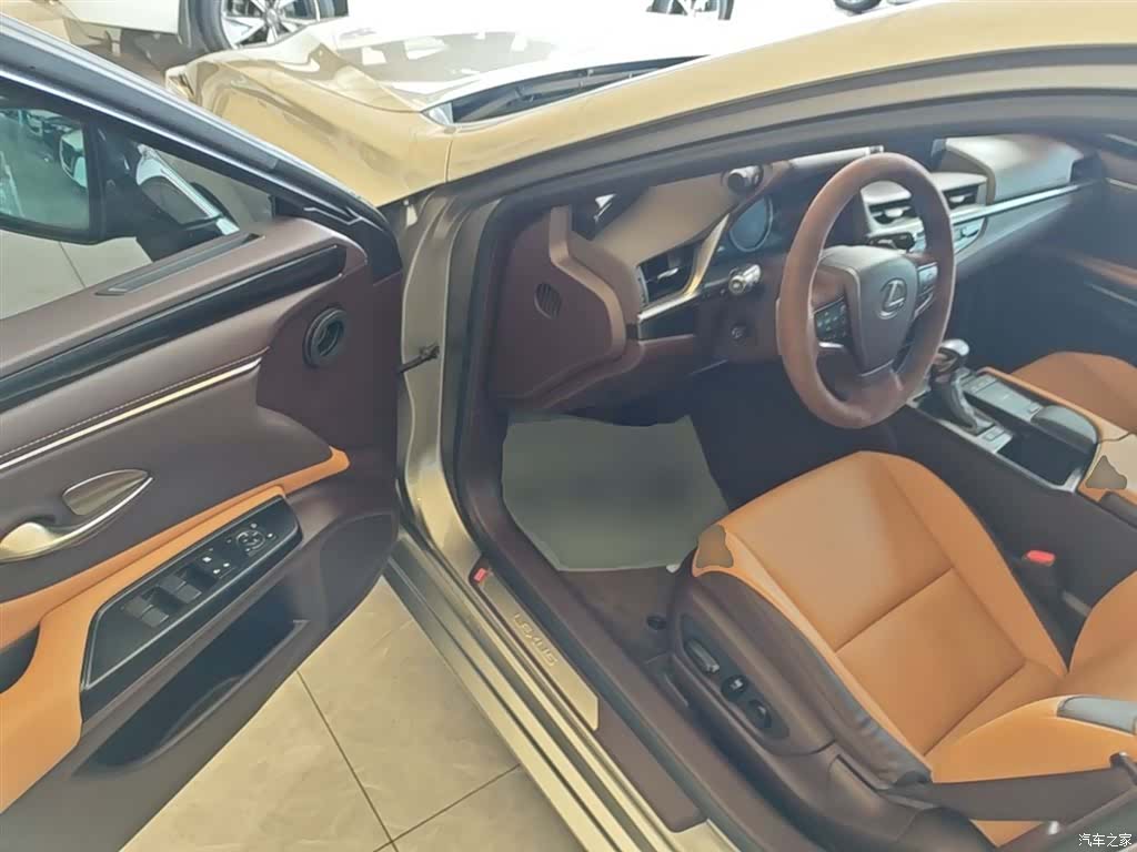Lexus ES, 2020 16