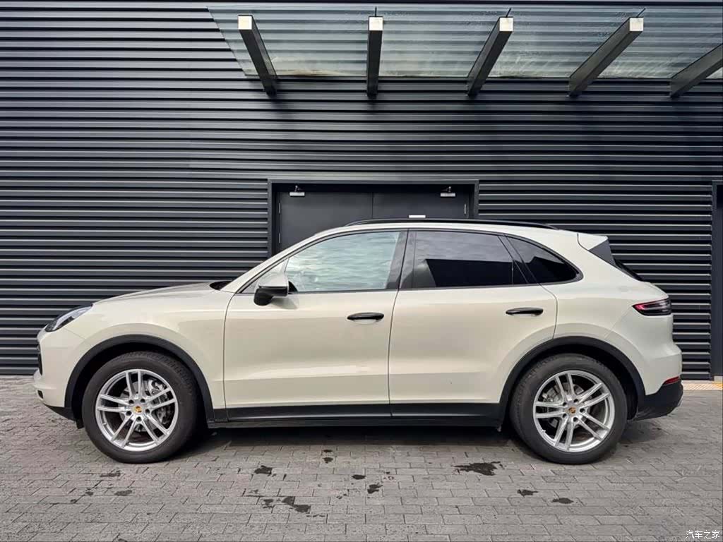 Porsche Cayenne, 2022 2