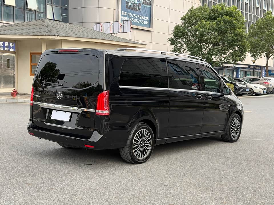 Mercedes-Benz V-class