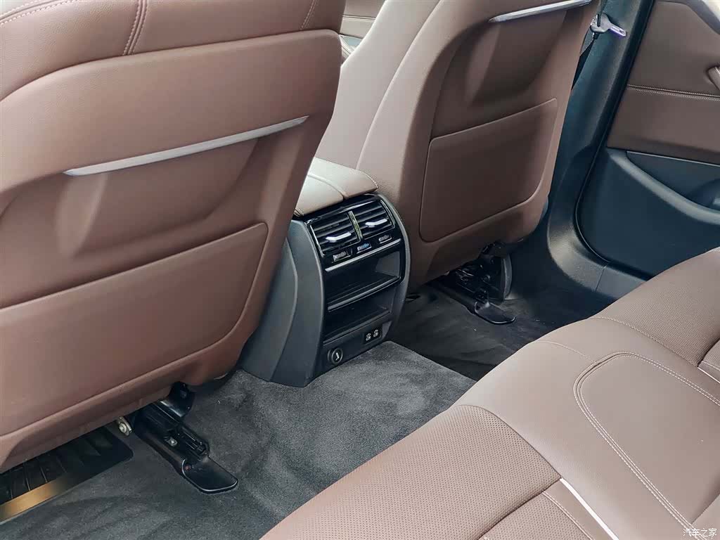 BMW 5 Series, 2022 9