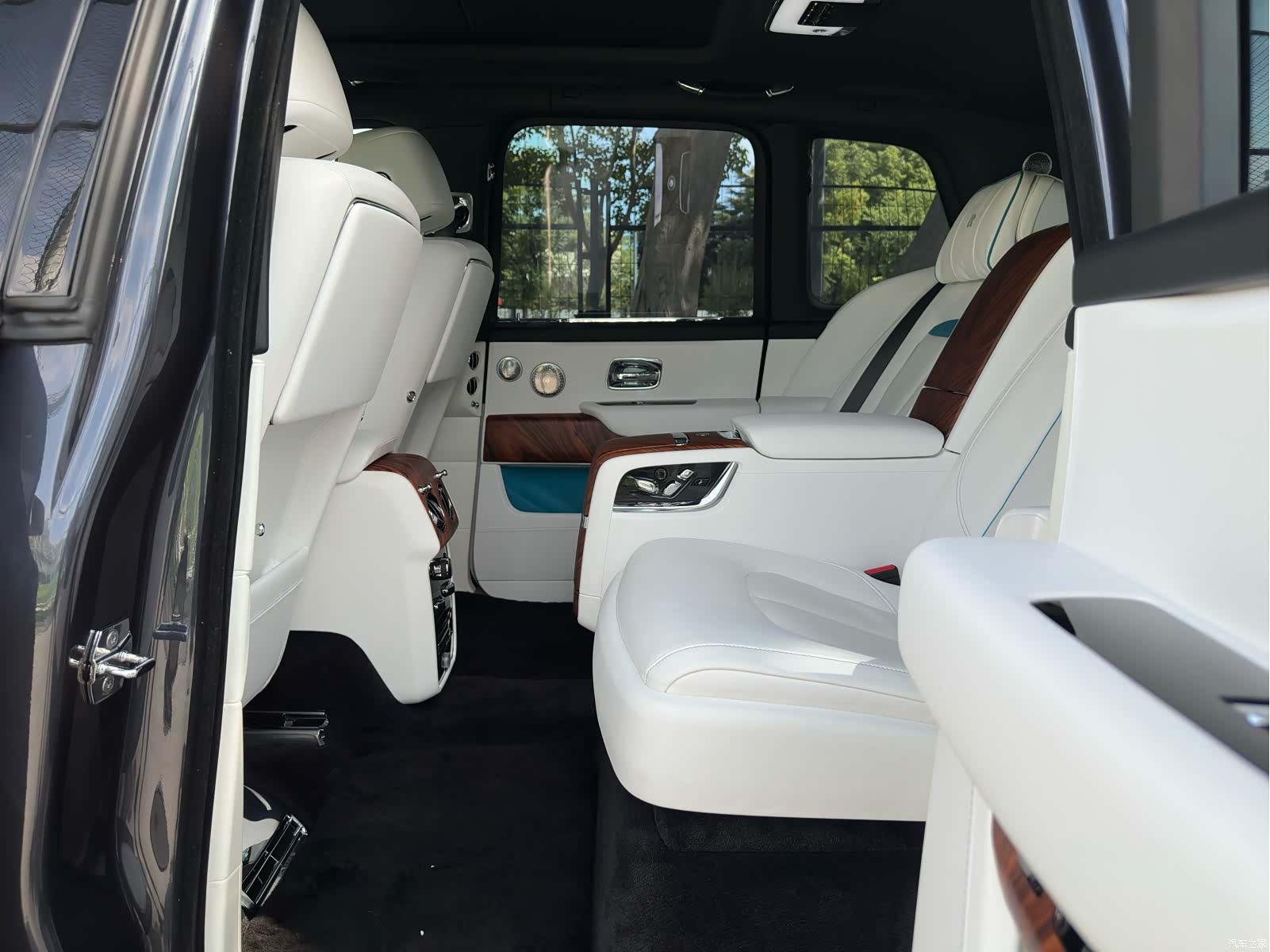 Rolls-Royce Cullinan, 2019 21