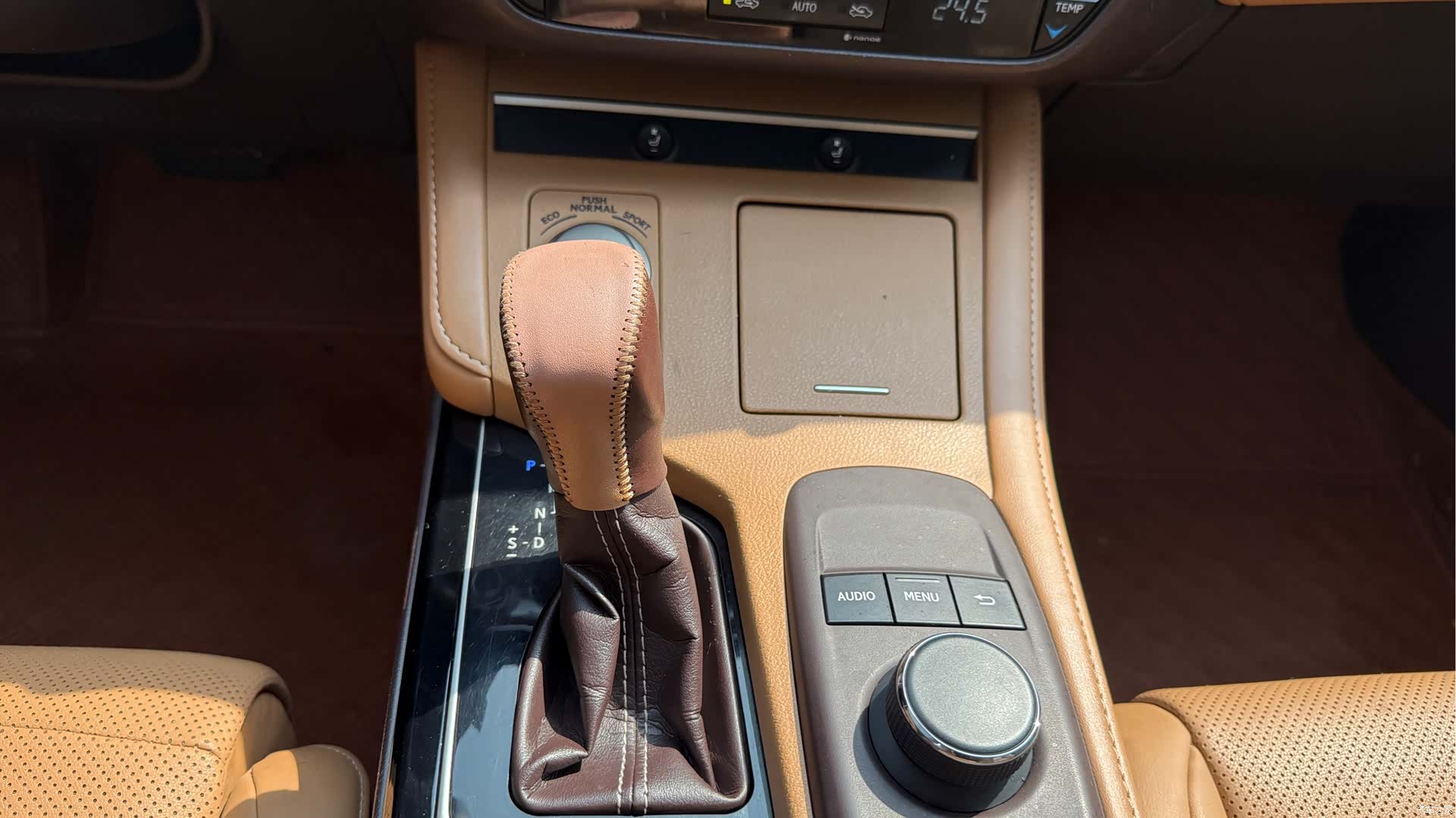 Lexus ES, 2018 13