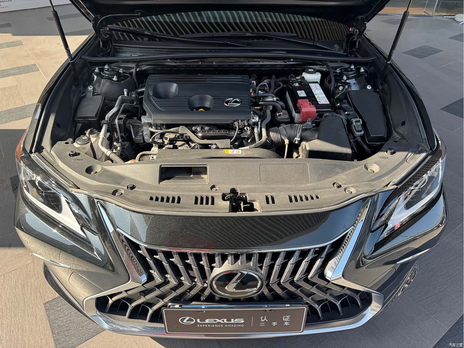 Lexus ES, 2023 10