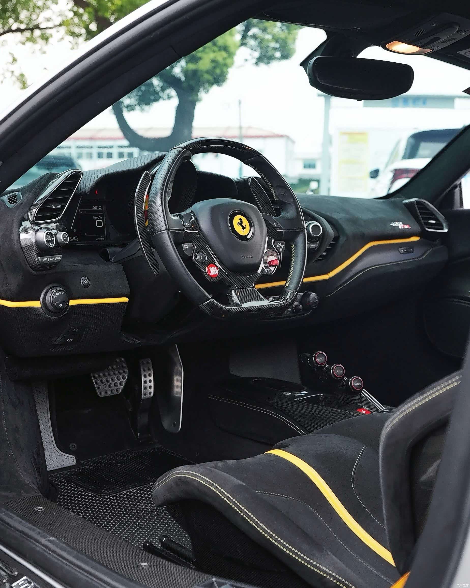 Ferrari 488, 2019 16