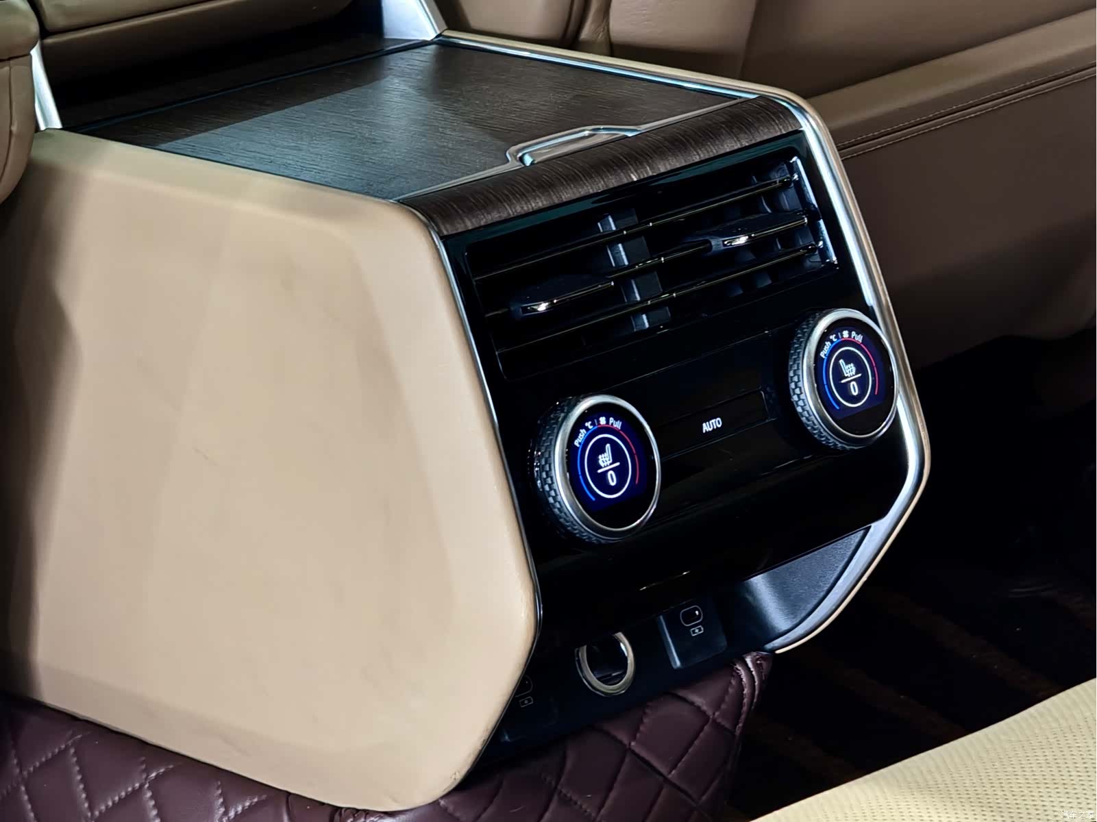 Land Rover Range Rover, 2023 37