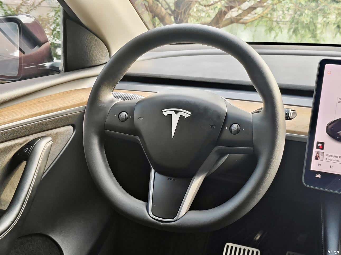 Tesla Model Y, 2022 7
