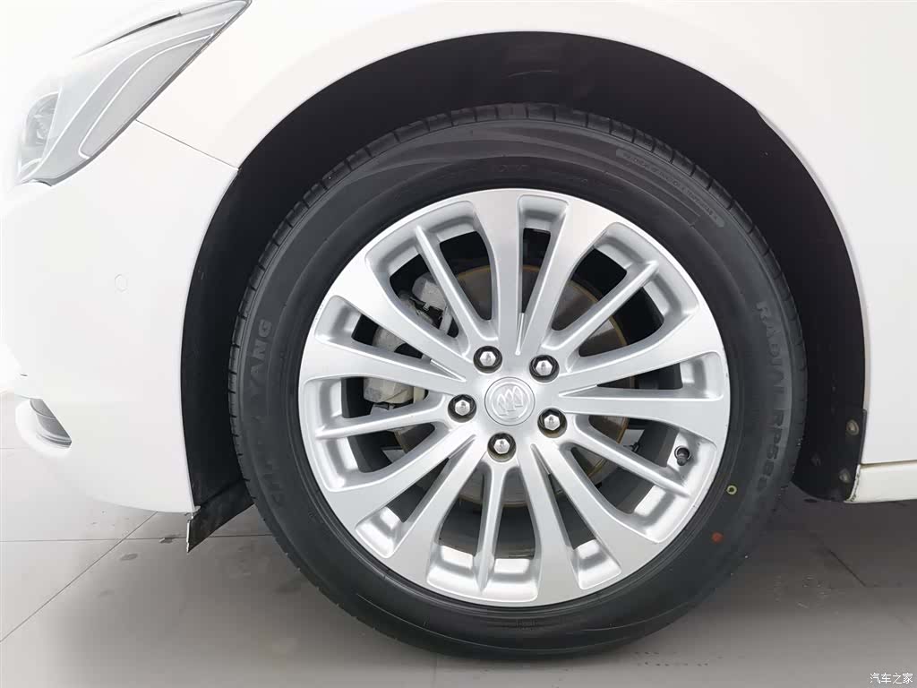 Buick LaCrosse, 2018 17