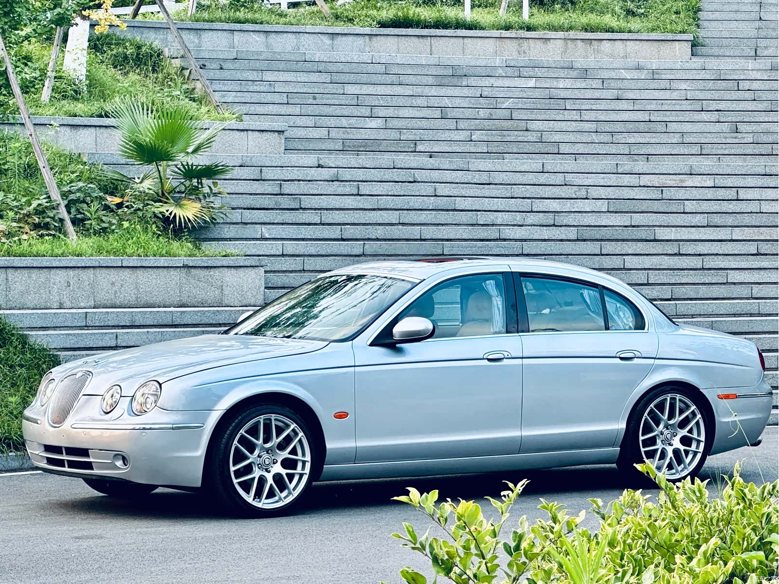 Jaguar S-TYPE, 2005 3