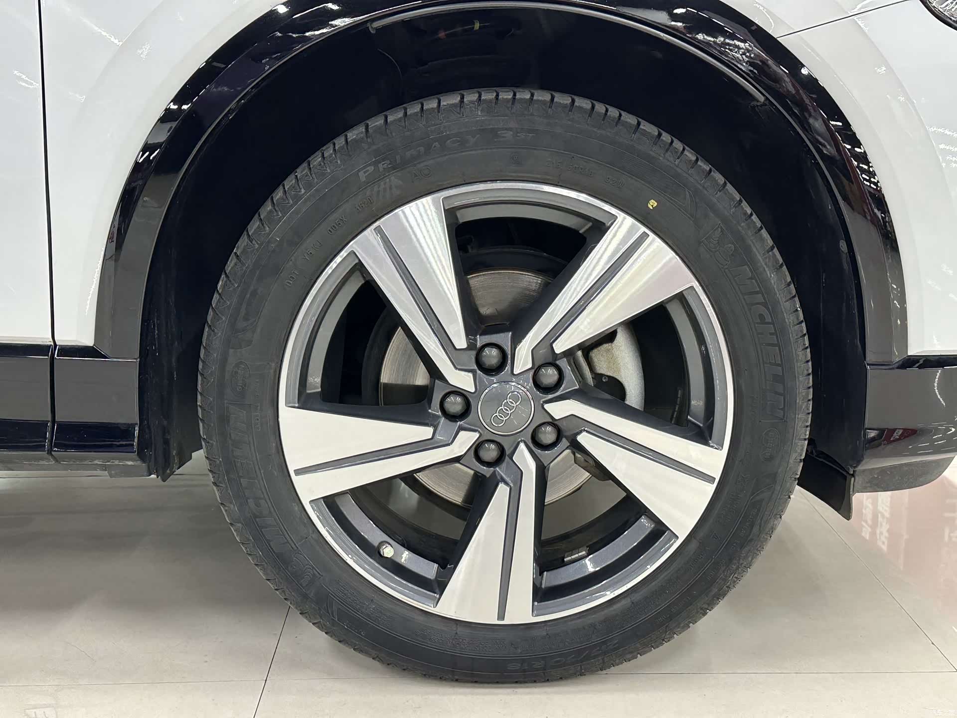 Audi Q2L, 2020 11
