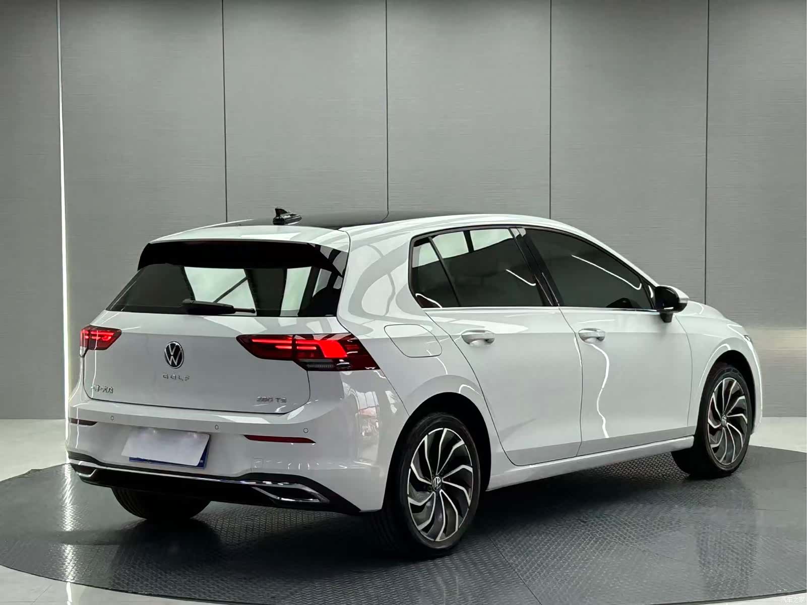 Volkswagen Golf, 2022 все фото