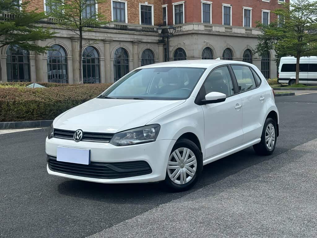 Volkswagen Polo 2016 1.4L AT